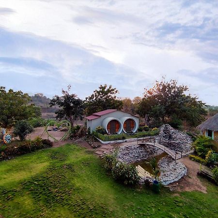 Van Vagdo Resort Rajpipla Ngoại thất bức ảnh