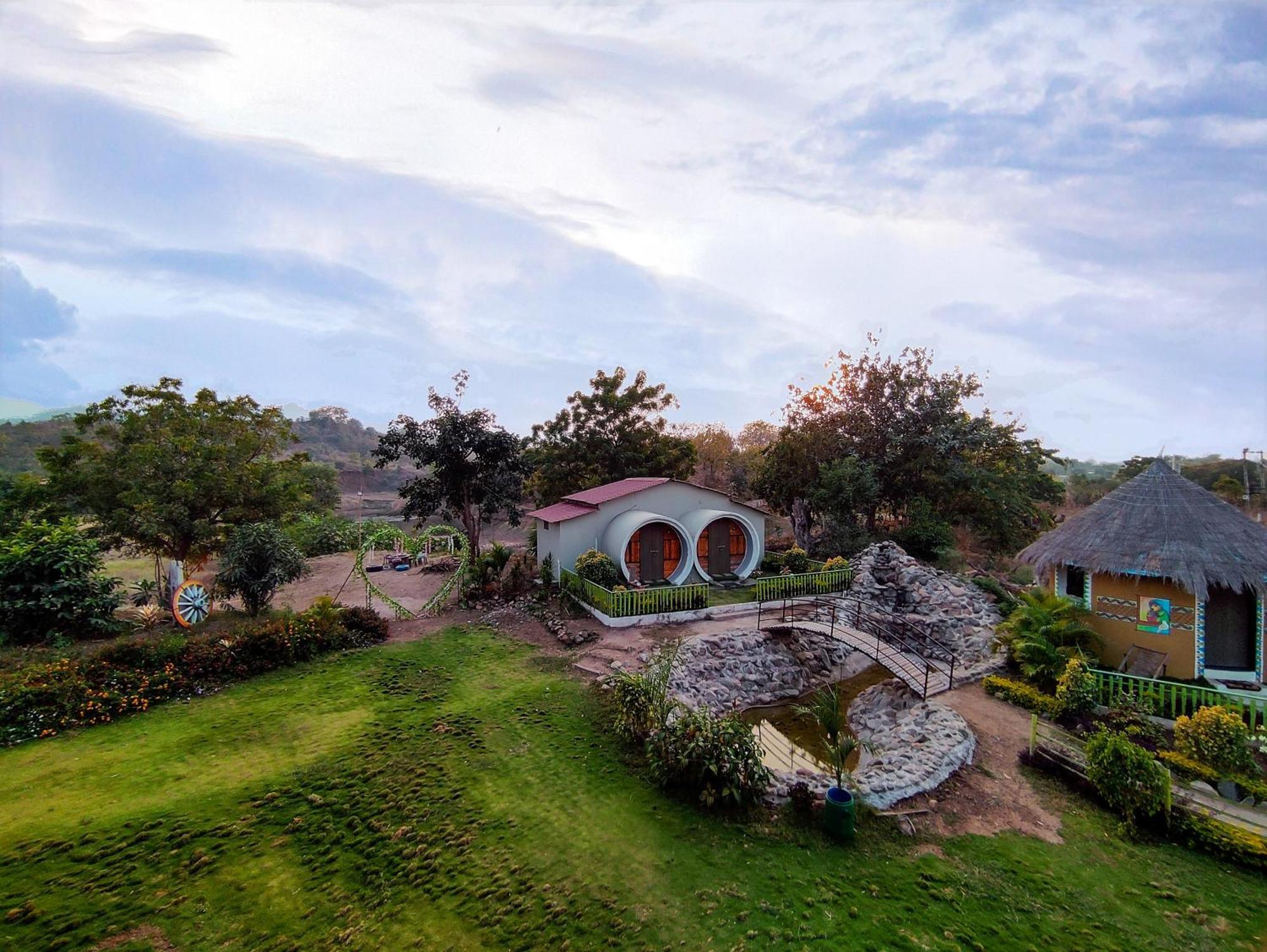Van Vagdo Resort Rajpipla Ngoại thất bức ảnh