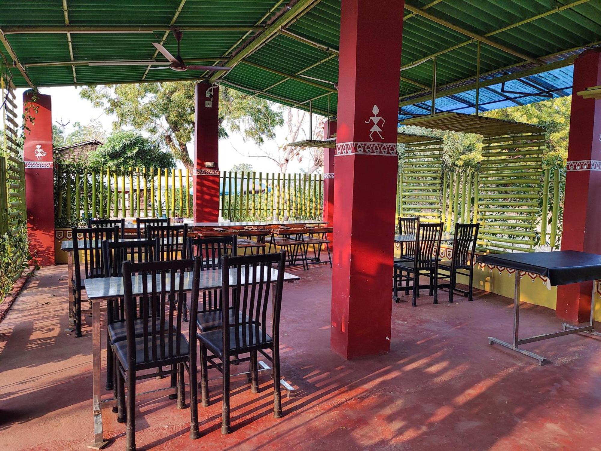 Van Vagdo Resort Rajpipla Ngoại thất bức ảnh