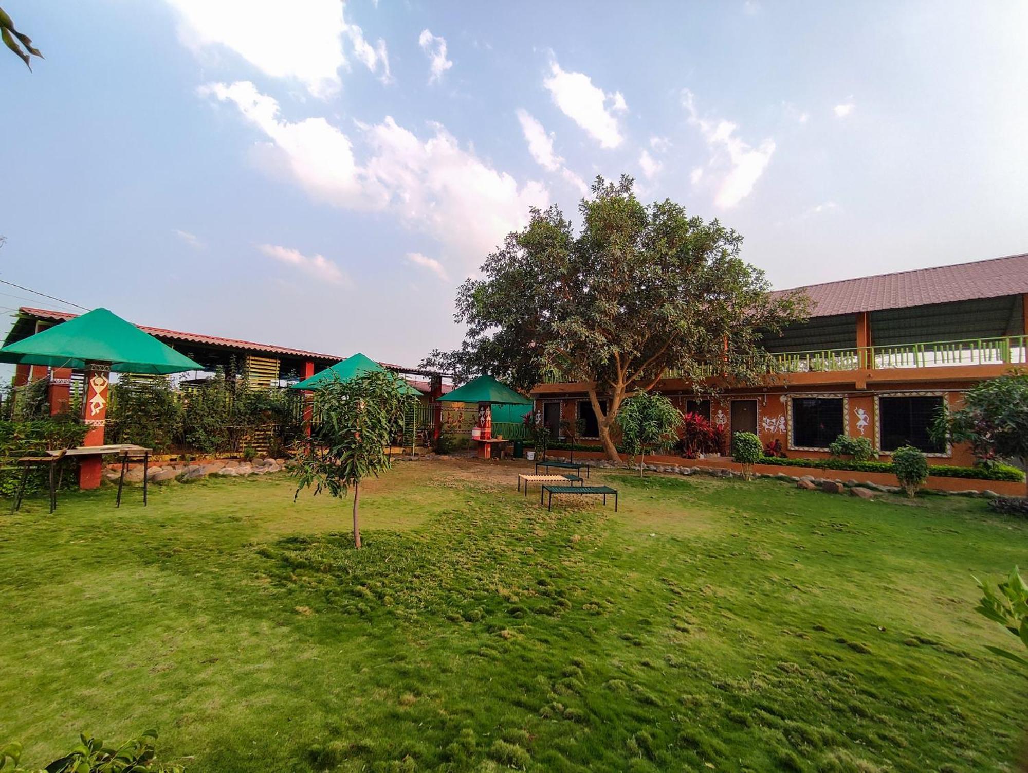 Van Vagdo Resort Rajpipla Ngoại thất bức ảnh