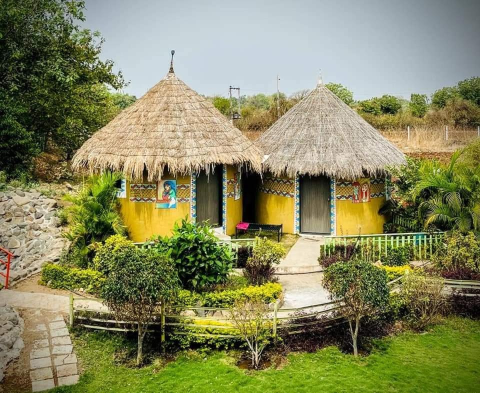 Van Vagdo Resort Rajpipla Ngoại thất bức ảnh