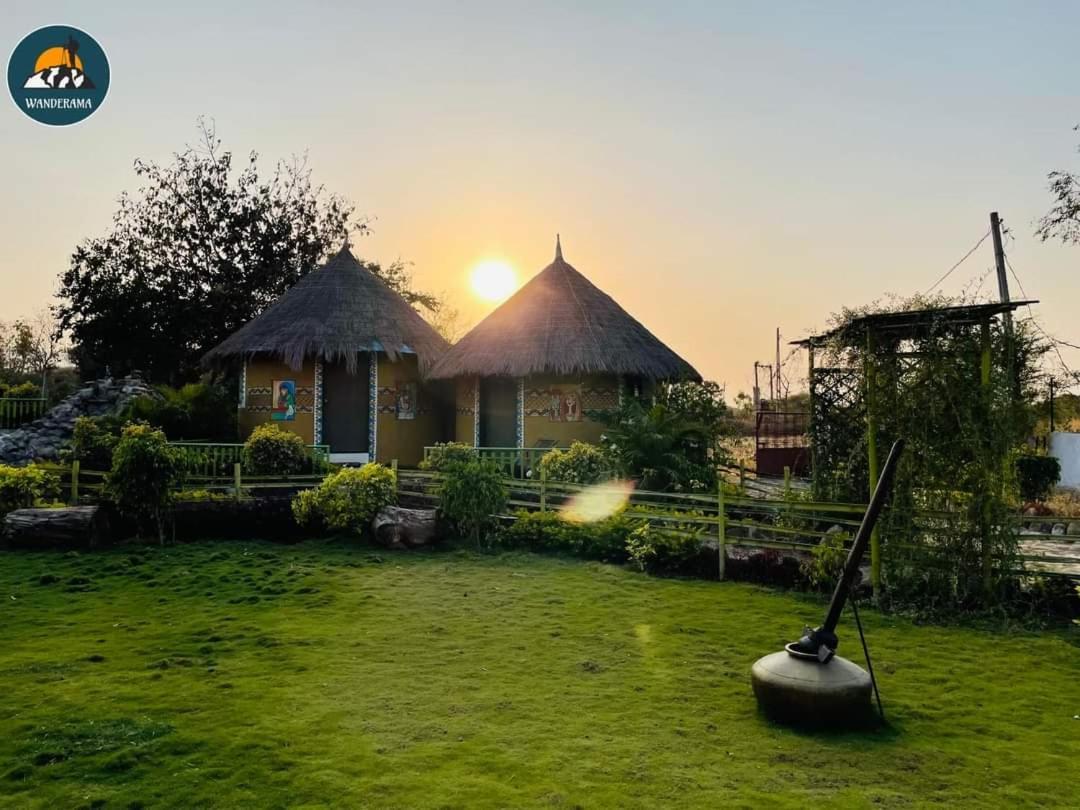 Van Vagdo Resort Rajpipla Ngoại thất bức ảnh